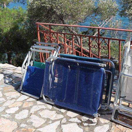 Δωμάτια Κόκκινος Πύργος Plomari エクステリア 写真