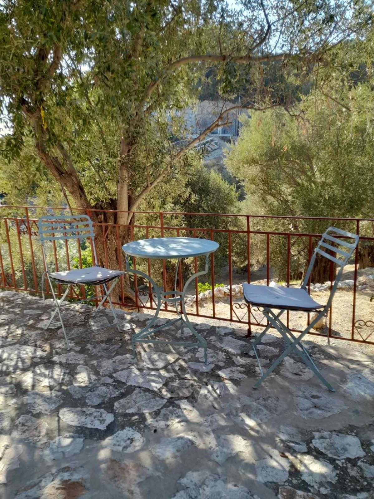 Δωμάτια Κόκκινος Πύργος Plomari エクステリア 写真