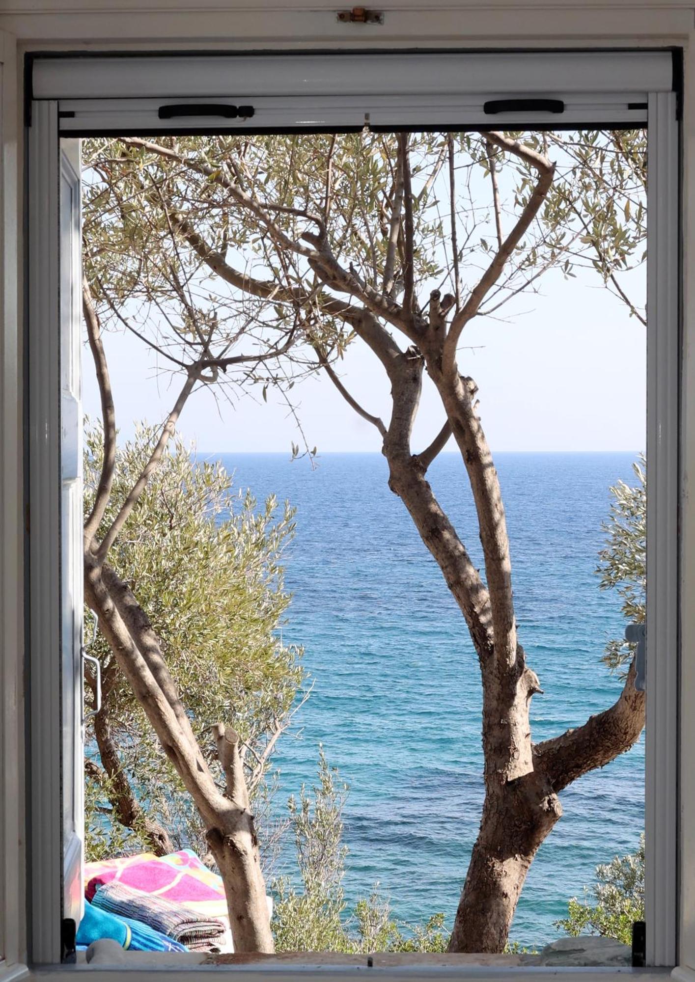Δωμάτια Κόκκινος Πύργος Plomari エクステリア 写真