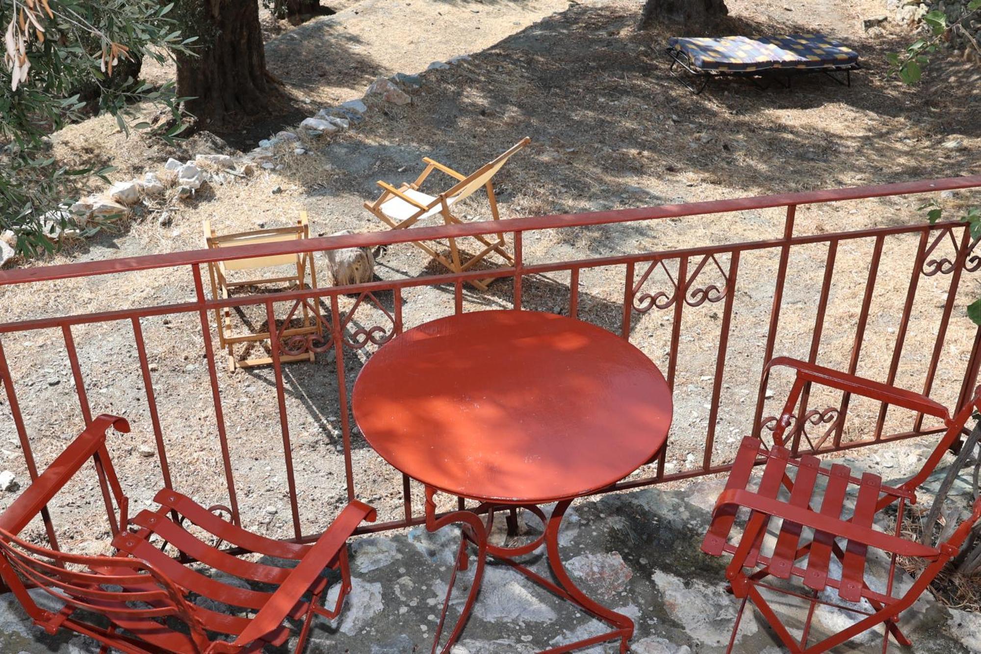 Δωμάτια Κόκκινος Πύργος Plomari エクステリア 写真