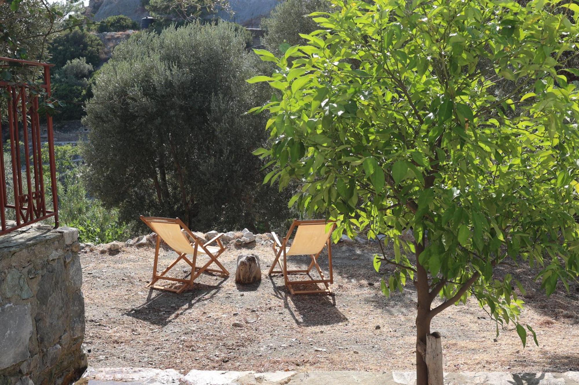 Δωμάτια Κόκκινος Πύργος Plomari エクステリア 写真